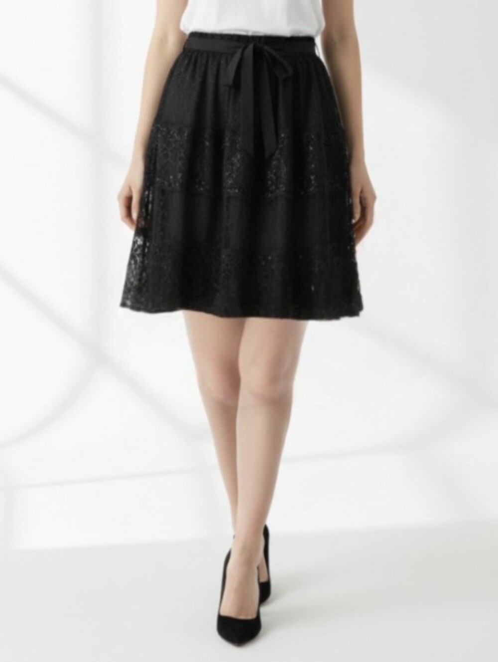 ANN TAYLOR! BLACK SEQUINNED LACE, BLACK VELVET RIBBON TRIM A-LINE SKIRT! SZ 14